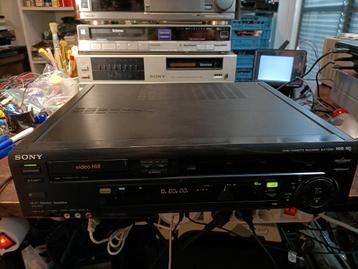 Sony SLV-T2000 Hi8 / Video8 & VHS Combi Videorecorder beschikbaar voor biedingen
