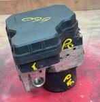 Mitsubishi L200 2006-2015 ABS rem pomp mn102452 1338007110, Gebruikt, Ophalen of Verzenden, H, H