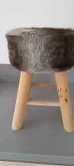 T.k.2 leuke krukjes 42 hoog30 breed, Huis en Inrichting, Krukjes, Ophalen of Verzenden, Zo goed als nieuw, Hout