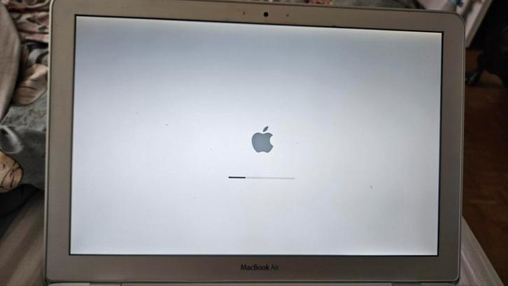 Mac book air  ouder model voor de hobyist, Computers en Software, Windows Laptops, Gebruikt, Ophalen of Verzenden