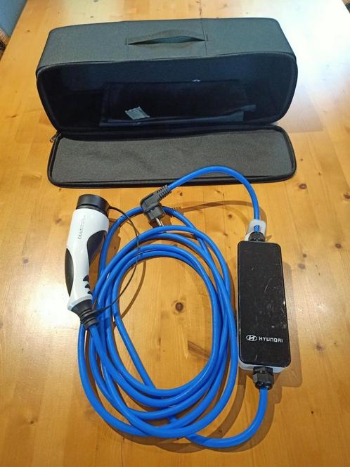 Hyundai oplader 230 Volt, Auto diversen, Laadpalen, Zo goed als nieuw, Laadkabel, Ophalen