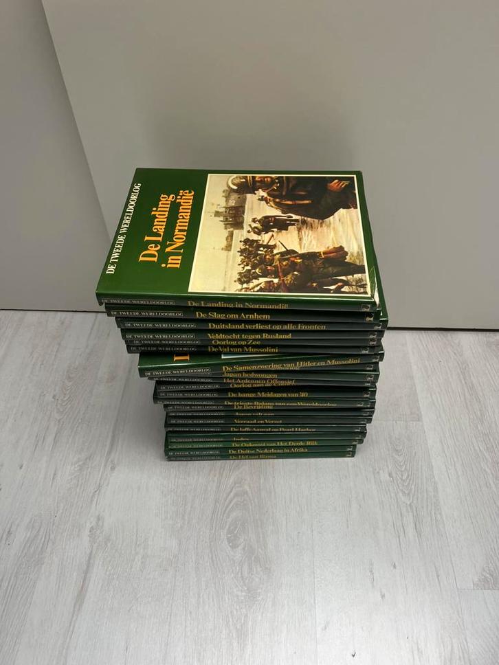 21 boeken over de tweede wereldoorlog, Verzamelen, Militaria | Tweede Wereldoorlog, Boek of Tijdschrift, Nederland, Ophalen