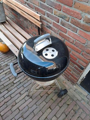 Weber barbecue houtskool bbq  beschikbaar voor biedingen