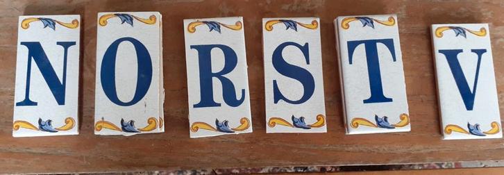Spaanse lettertegeltjes, Huis en Inrichting, Woonaccessoires | Overige, Ophalen of Verzenden