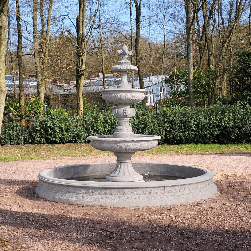Engelse fontein met rand, Ophalen, Nieuw, Beton, Fontein