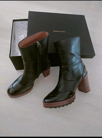 Angelo Bervicato leren halfhoge laarzen beschikbaar voor biedingen