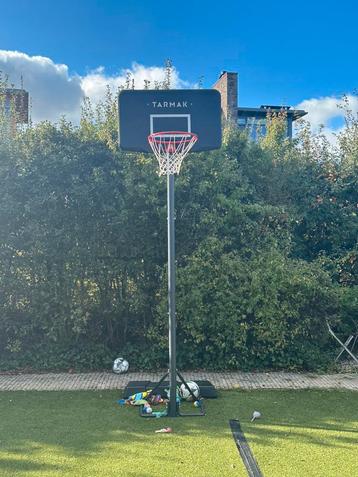 Tarmak Basketbalpaal beschikbaar voor biedingen
