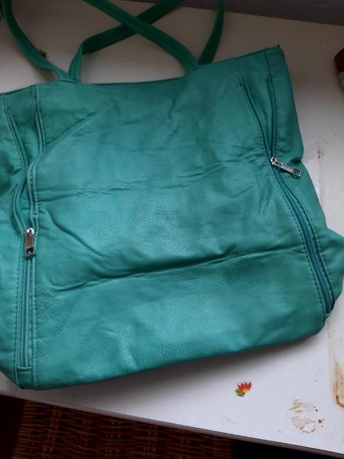 mintgroene pu leather tas met veel opbergruimte, Sieraden, Tassen en Uiterlijk, Tassen | Damestassen, Nieuw, Handtas, Groen, Ophalen of Verzenden