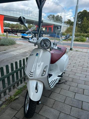 Vespa Primavera 4T 4V 45 km/u – 372km – topstaat+accessoires beschikbaar voor biedingen