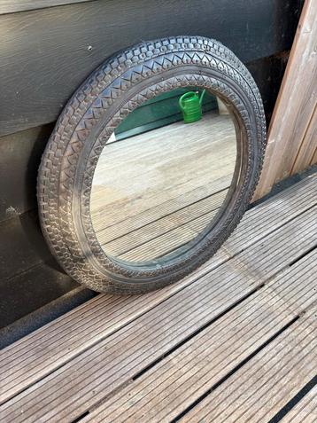 Spiegel van fietsband beschikbaar voor biedingen