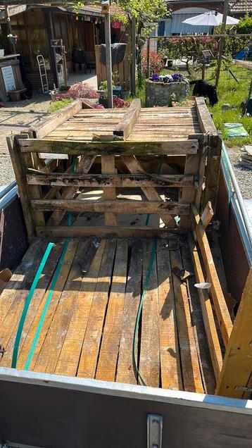 Gratis pellet planken  beschikbaar voor biedingen