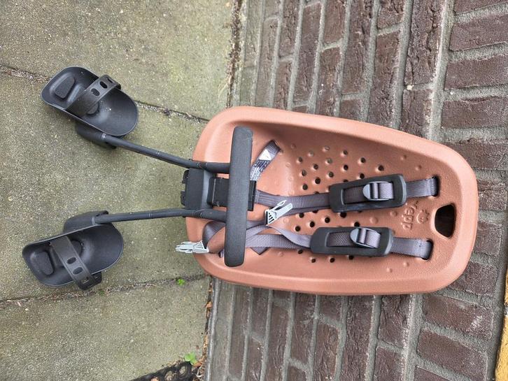 Yepp voorzitje, Fietsen en Brommers, Fietsaccessoires | Fietsstoeltjes, Zo goed als nieuw, Voorzitje, 9 t/m 18 kg, Voetsteuntjes