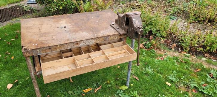 Werkbank + bankschroef, Doe-het-zelf en Verbouw, Werkbanken, Gebruikt, 70 tot 120 cm, Bankschroef, Ophalen