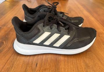 Adidas sneakers maat 34 beschikbaar voor biedingen