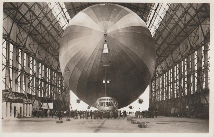 GRAF ZEPPELIN, binnen brengen in de hal., Verzamelen, Ansichtkaarten | Buitenland, Gelopen, Buiten Europa, 1920 tot 1940, Verzenden