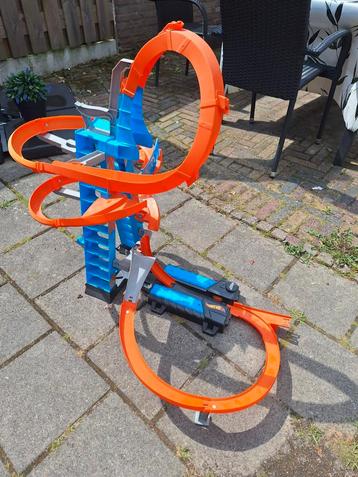 hotwheels race baan en setjes  beschikbaar voor biedingen