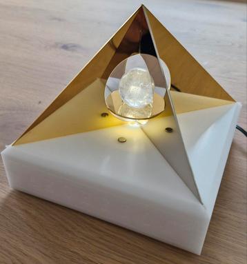 Te koop: Archeion type C piramide beschikbaar voor biedingen