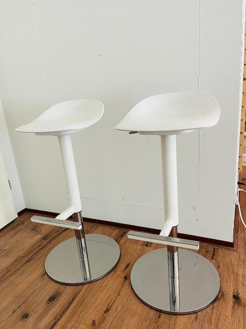 2x IKEA JANINGE Barkrukken, Huis en Inrichting, Barkrukken, Gebruikt, 60 tot 90 cm, Kunststof, Metaal, 2 krukken, In hoogte verstelbaar