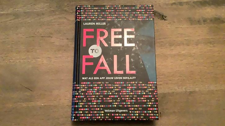 Miller Free to Fall/Wat als een app jouw leven bepaalt?, Boeken, Kinderboeken | Jeugd | 13 jaar en ouder, Nieuw, Fictie, Ophalen of Verzenden