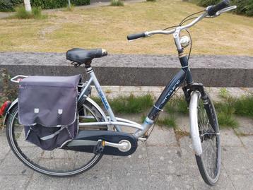 Fiets damesfiets beschikbaar voor biedingen