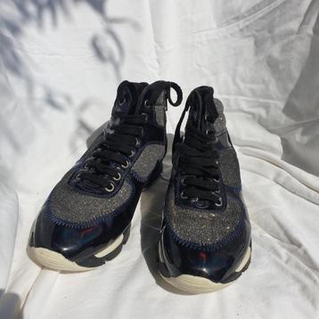 Stoere zwart grijze sneakers, glitters. Mt 40.Merk Graceland beschikbaar voor biedingen