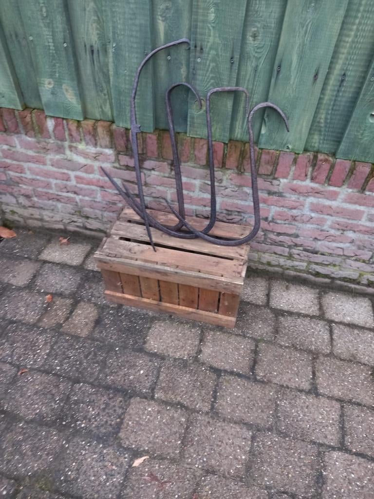 Te koop oud rietdekkers gereedschap, Ophalen