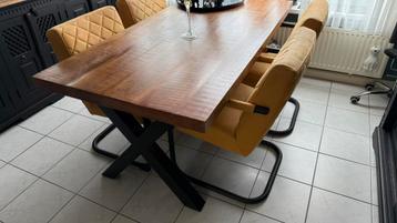 Eettafel + Salontafel – Massief hout & zwart stalen X-poten beschikbaar voor biedingen