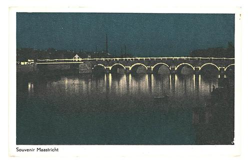 901407	Maastricht	1956	bij nacht	 	Gelopen met postzegel, Verzamelen, Ansichtkaarten | Nederland, Gelopen, Limburg, 1940 tot 1960