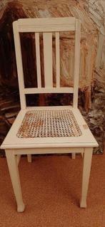 Witte stoel van hout, met zitting van riet, Huis en Inrichting, Stoelen, Riet of Rotan, Gebruikt, Wit, Eén