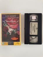Kameleon - Karin Bloemen - VHS, Cd's en Dvd's, VHS | Film, Ophalen of Verzenden, Zo goed als nieuw