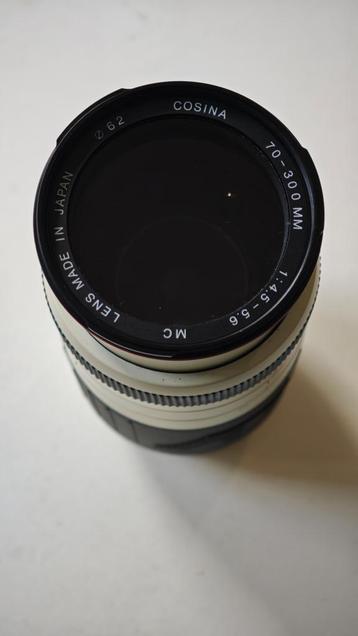 Cosina 70-300mm F/4.5-5.6 MC Macro, voor Nikon Telelens beschikbaar voor biedingen
