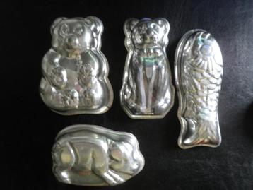 Oude (Zand)Bak-vormpjes   beschikbaar voor biedingen