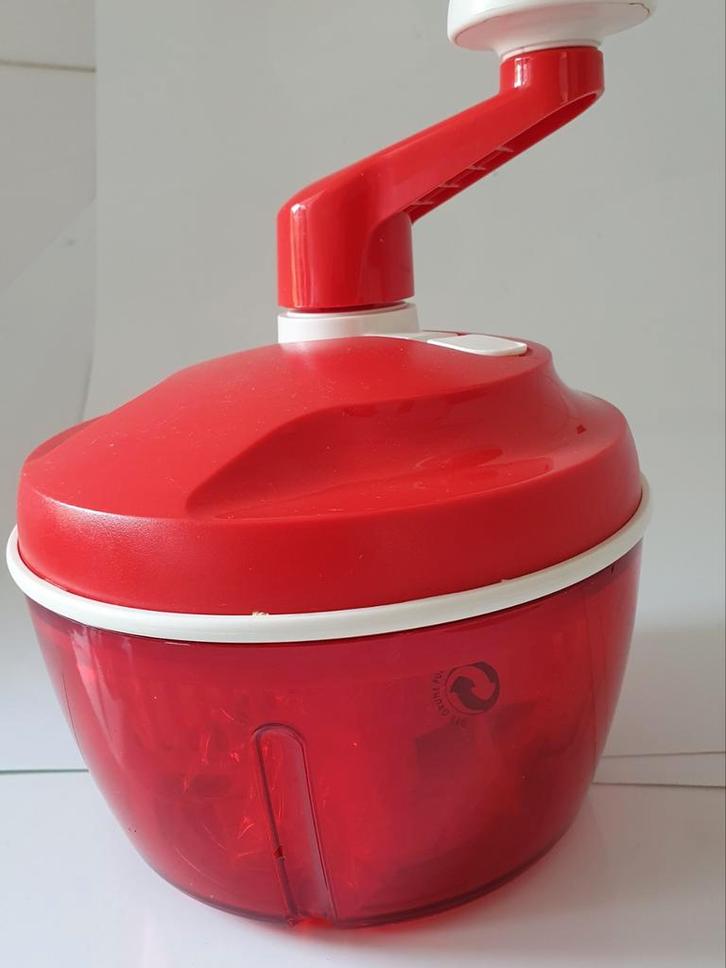 Tupperware Quick Chef hakmolen/ garde/ Mengkom, Huis en Inrichting, Keuken | Tupperware, Zo goed als nieuw, Bak of Kom, Rood, Ophalen of Verzenden