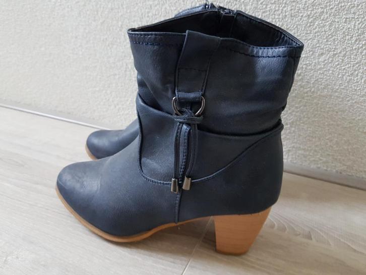 Blauwe dames laarsjes 40 / VALT ALS MAAT 39, Kleding | Dames, Schoenen, Zo goed als nieuw, Lage of Enkellaarzen, Blauw, Ophalen of Verzenden