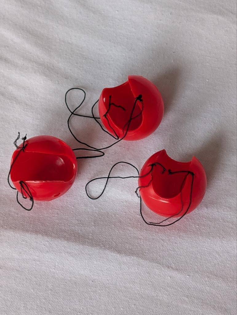 3 rode neuzen clownsneuzen, Ophalen of Verzenden, Zo goed als nieuw, Feestartikel, Carnaval