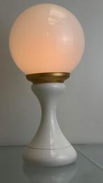 Vintage glazen witte bol lamp / tafellamp Space Age, Overige materialen, ., Zo goed als nieuw, .
