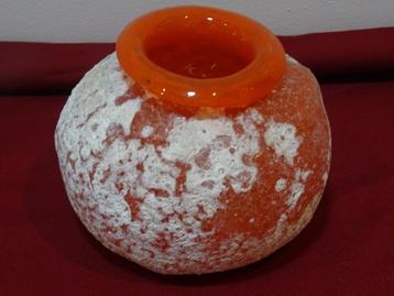 vaas bolvaas oranje vaasje vintage glaskunst beschikbaar voor biedingen