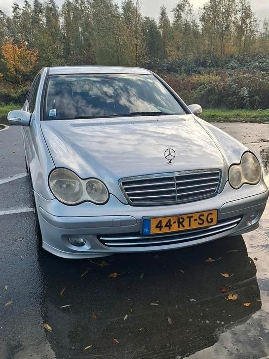 Mercedes-Benz C-Klasse 1.8 C180 Kompr 2005 youngtimer, Auto's, Mercedes-Benz, Particulier, C-Klasse, Benzine, D, Sedan, Handgeschakeld