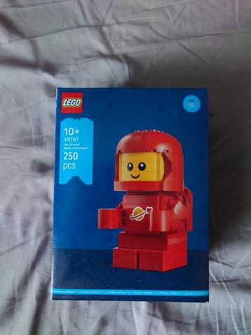 Nieuwe LEGO 40767 Up-Scaled Baby Astronaut beschikbaar voor biedingen