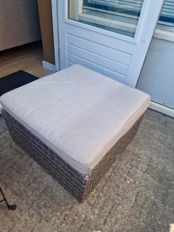 Hocker wicker van Garden Impressions. beschikbaar voor biedingen