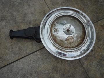 Opel Diplomat-B V8 luchtfilterhuis beschikbaar voor biedingen