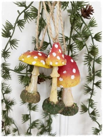 Set van 3 paddestoeltjes, kunnen staan of hangen 7 en 2x8 cm beschikbaar voor biedingen