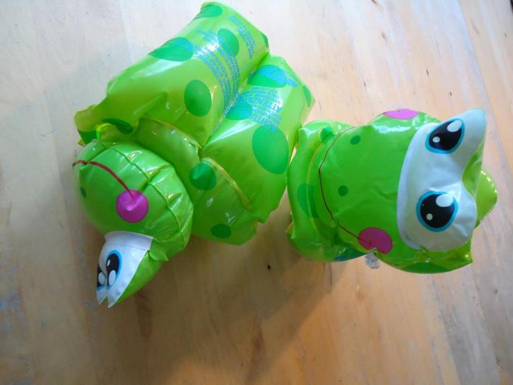 Zwemvleugeltjes krokodil opblaasbare zwembandjes 6 jaar, Kinderen en Baby's, Kinderkleding | Kinder-zwemkleding, Zo goed als nieuw