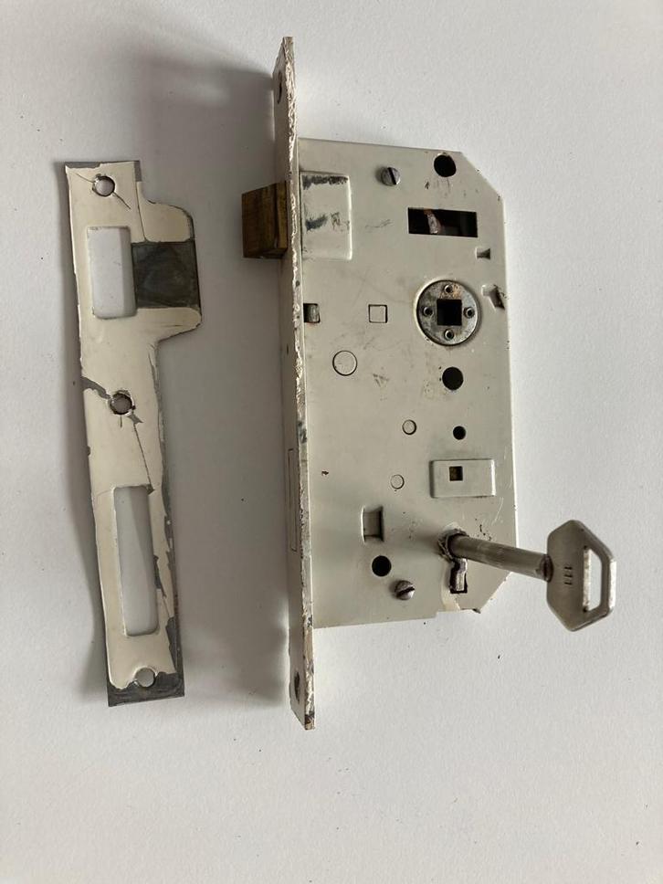 oud Lips slot met sleutel, Doe-het-zelf en Verbouw, Hang- en Sluitwerk, Gebruikt, Slot, Ophalen of Verzenden