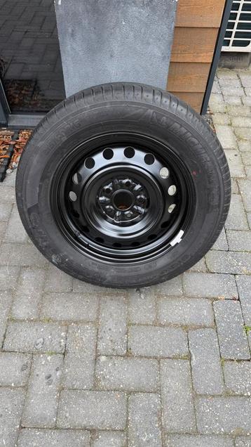 Michelin 215/60 beschikbaar voor biedingen