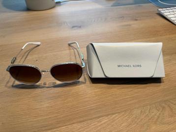 ️ Michael Kors Empire Zonnebril MK1128J – Tweedehands in P beschikbaar voor biedingen
