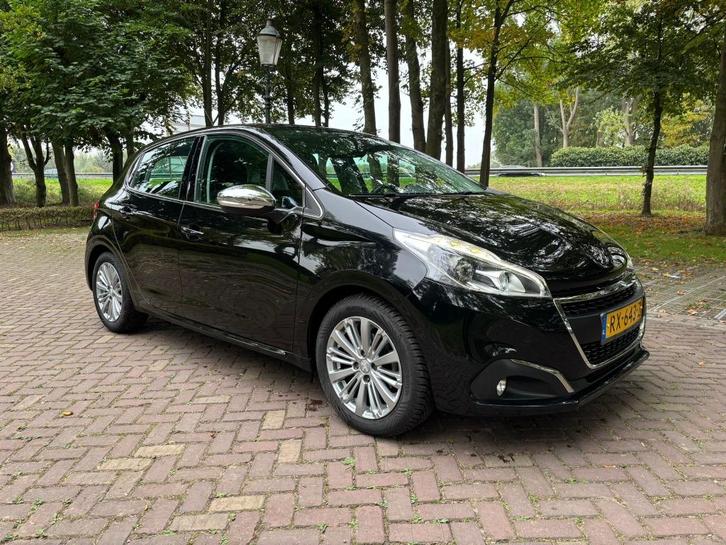Peugeot 208 1.2 VTI 60KW/82PK 5-D 2018 Zwart, Auto's, Peugeot, Particulier, Benzine, Euro 6, B, Hatchback, Handgeschakeld, Origineel Nederlands