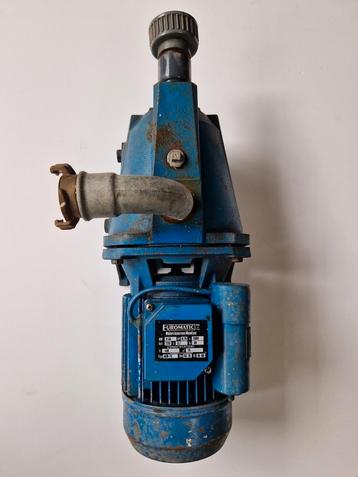 Waterpomp beregeningspomp
I230 / 380V
0,55kw
2800t/min 5m3/h beschikbaar voor biedingen