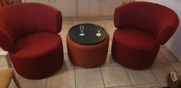 2 x Rolf Benz design Fauteuil 684 SE
rood stof en dienblad beschikbaar voor biedingen