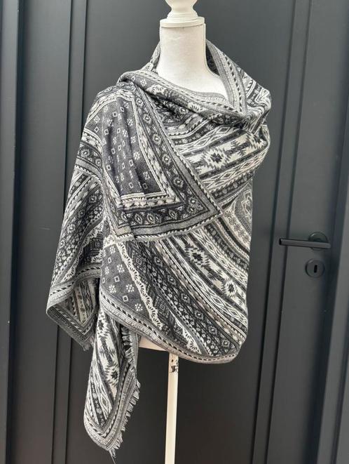 Nieuw! Geweven Viscose zwart en grijze tinten XL sjaal, Kleding | Dames, Mutsen, Sjaals en Handschoenen, Nieuw, Sjaal, Ophalen of Verzenden